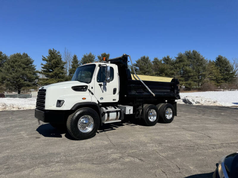 2016 Freightliner 114 SD