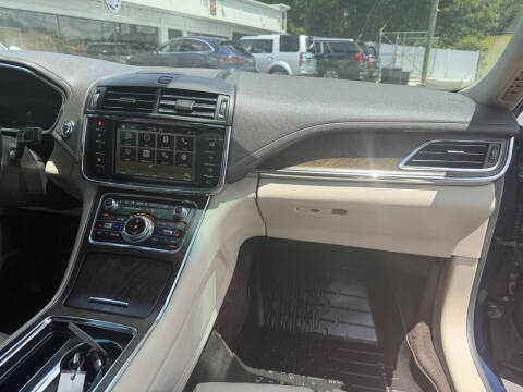 2017 Lincoln Continental Select