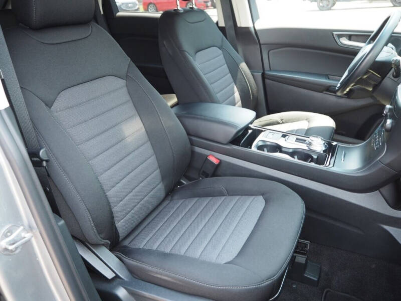 2020 Ford Edge SE