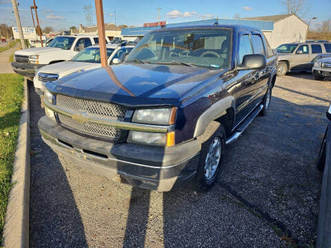 2004 Chevrolet Avalanche for sale at RIDE NOW AUTO SALES INC in Medina OH