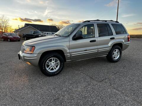 2004 Jeep Grand Cherokee for sale at Quinn Motors in Shakopee MN