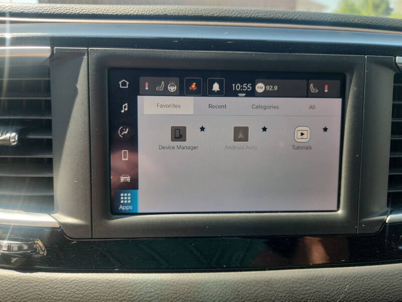 2023 Chrysler Voyager LX