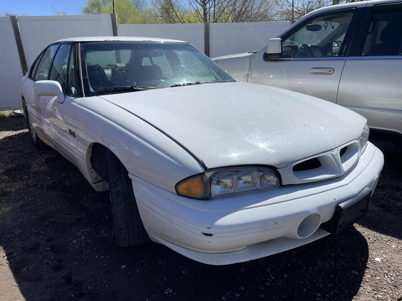 1998 Pontiac Bonneville for sale at Twin Cities Auctions in Elk River, MN