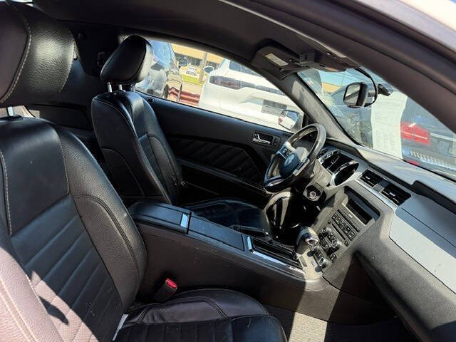 2011 Ford Mustang V6