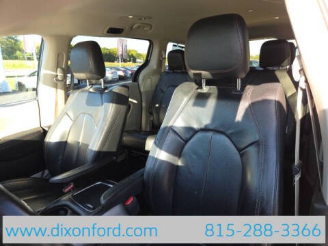 2017 Chrysler Pacifica Touring-L Plus