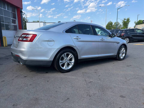 2013 Ford Taurus SEL