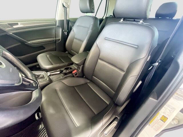 2018 Volkswagen Golf TSI SE