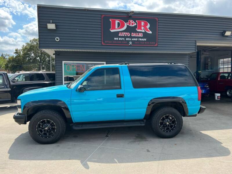 1997 Chevrolet Tahoe for sale at D & R Auto Sales in South Sioux City NE