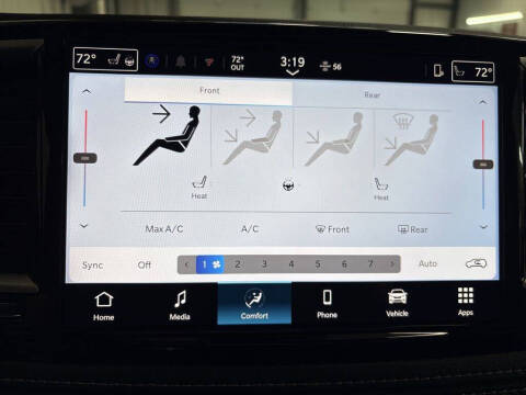 2027 Chrysler Pacifica Select