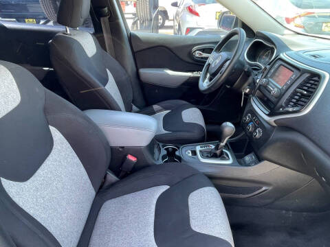 2014 Jeep Cherokee Sport