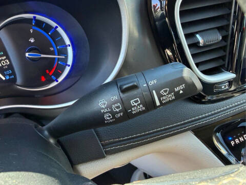 2023 Chrysler Pacifica Plug-In Hybrid Touring L