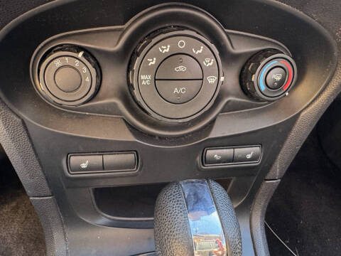 2011 Ford Fiesta SES