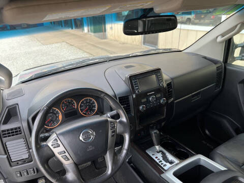 2015 Nissan Titan SL