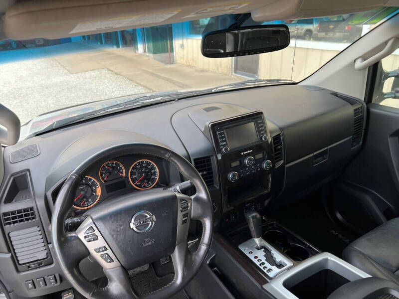 2015 Nissan Titan SL