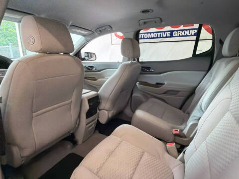 2017 GMC Acadia SLE-2