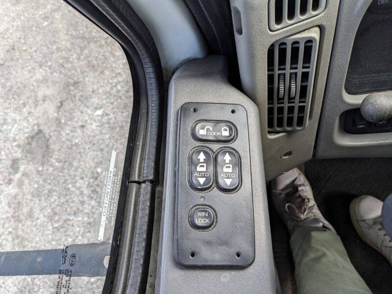 2019 International 4300 24 ft Cab Chassis(CDL)