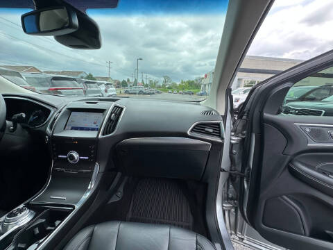 2020 Ford Edge Titanium