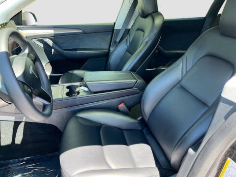 2025 Tesla Model Y Long Range