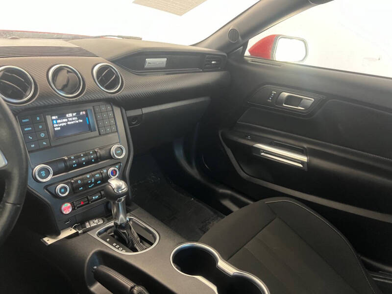 2022 Ford Mustang EcoBoost