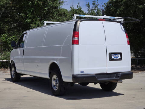 2023 Chevrolet Express 2500