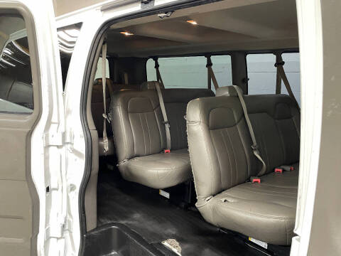 2017 Chevrolet Express LS 3500