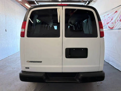 2023 Chevrolet Express LS 3500