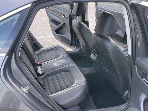 2015 Volkswagen Passat 2.0L TDI SEL Premium