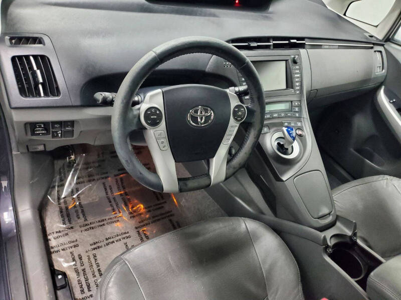 2010 Toyota Prius III photo 8