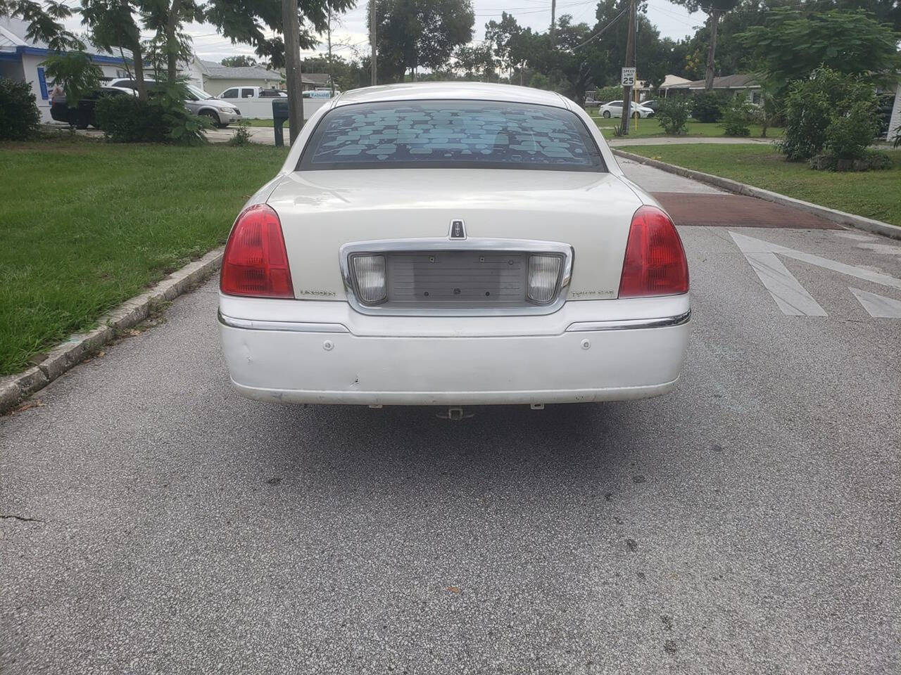 2003 Lincoln Town Car for sale at We Buy & Sell Cars Inc in Orlando, FL