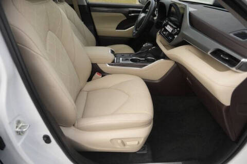 2022 Toyota Highlander Platinum