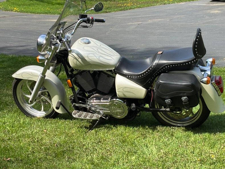 1999 Victory V92C