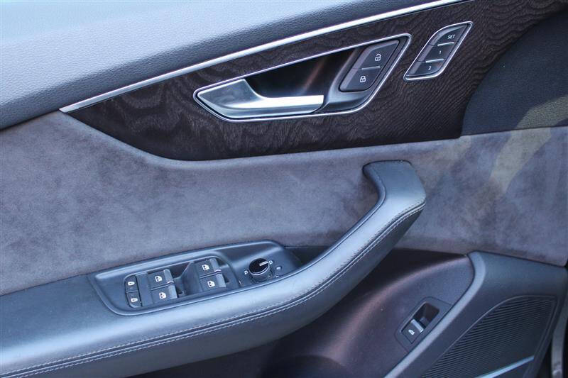 2020 Audi Q8 quattro Prestige 55 TFSI