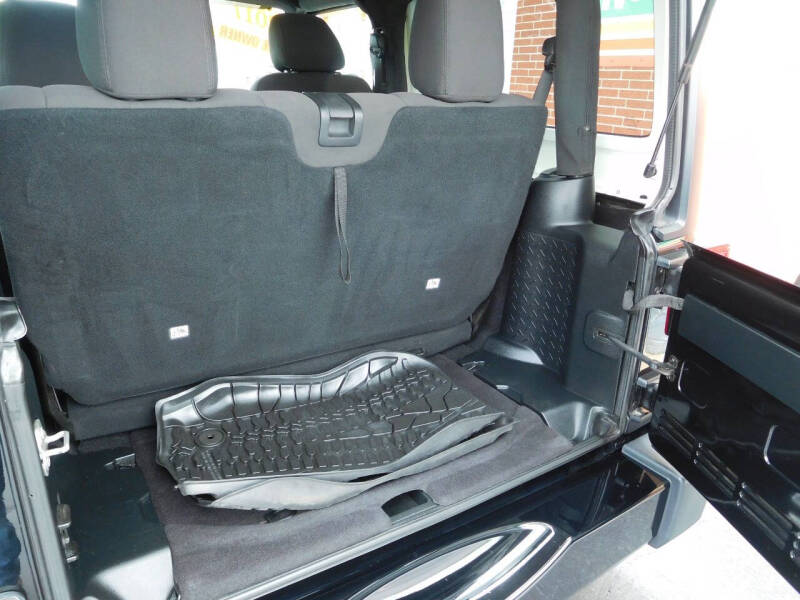 2017 Jeep Wrangler Willys Wheeler