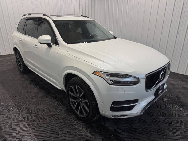 2016 Volvo XC90 T6 Momentum