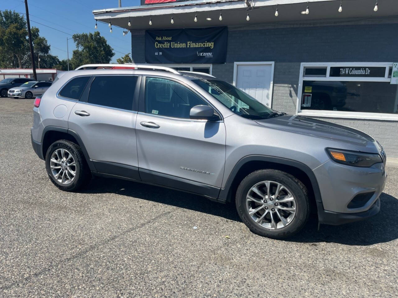 2021 Jeep Cherokee for sale at NCW AUTO GROUP in Kennewick, WA