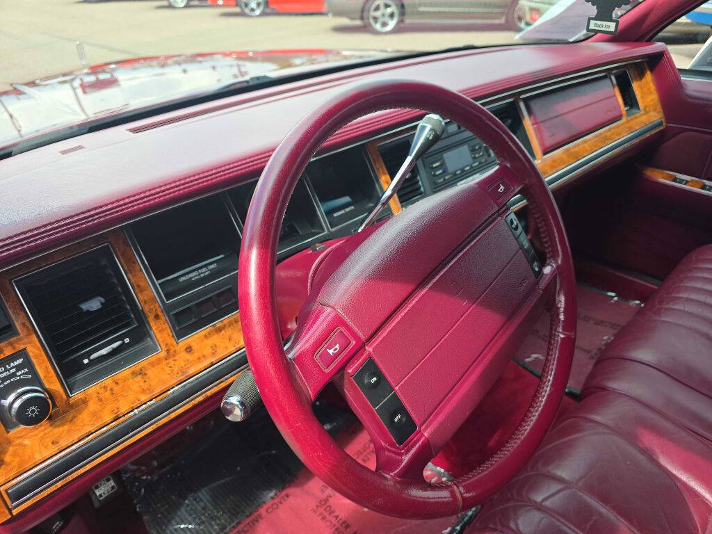 1993 Lincoln Town Car 37
