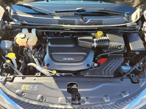 2017 Chrysler Pacifica Touring-L