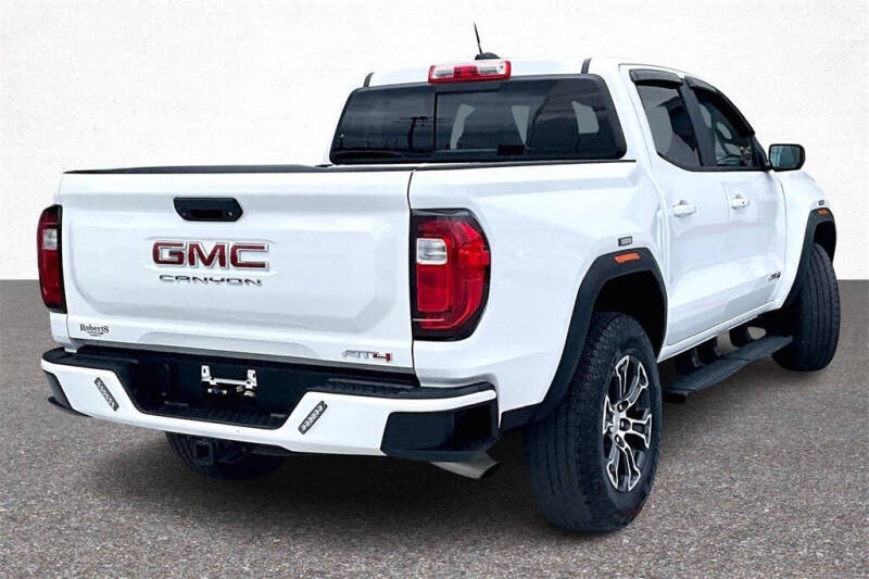 2024 GMC Canyon AT4