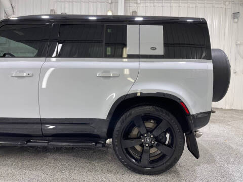 2022 Land Rover Defender 110 V8