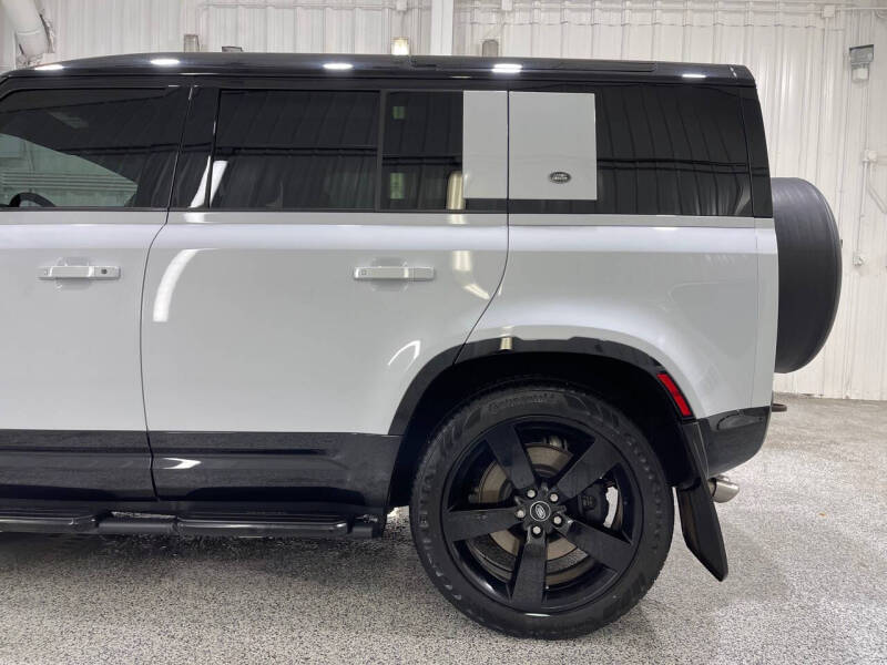 2022 Land Rover Defender 110 V8