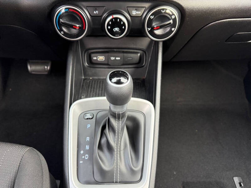 2022 Hyundai Venue SE