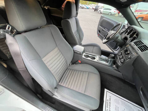 2012 Dodge Challenger SXT