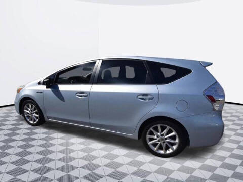 2014 Toyota Prius v Five