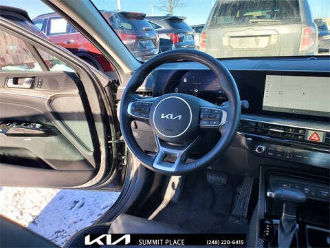 2025 Kia K5 EX