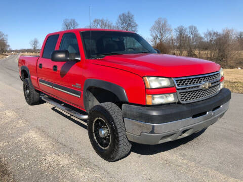 2005 Chevrolet Silverado 2500HD for sale at Hitt & Mis Auto in Cape Girardeau MO