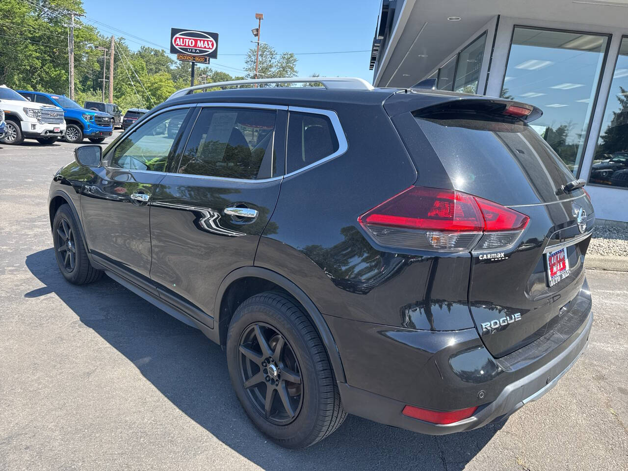 used 2019 Nissan Rogue car, priced at $19,499
