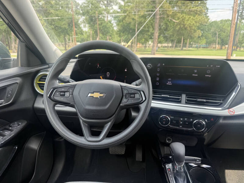 2025 Chevrolet Trax LT
