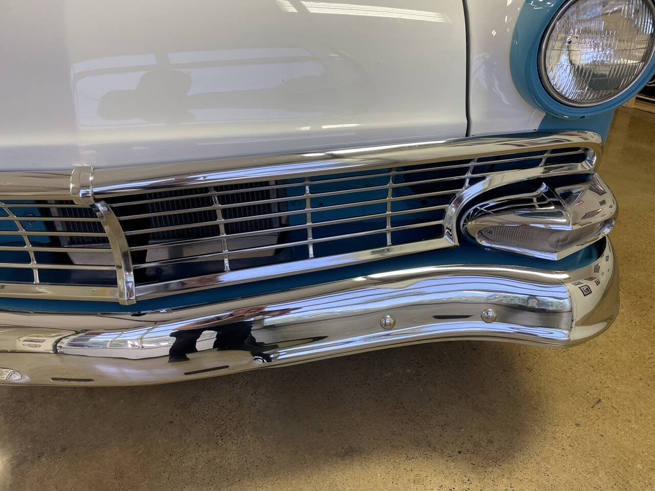 1956 Ford Fairlane 18