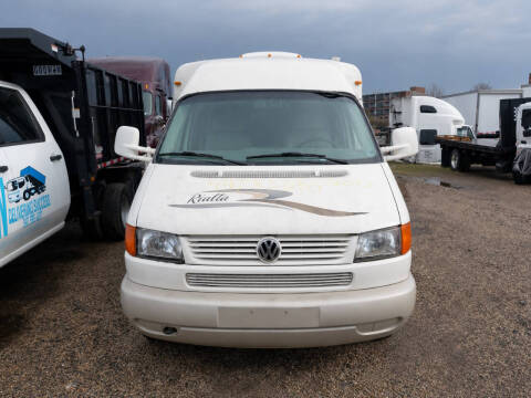 2004 Winnebago Rialta 22HD