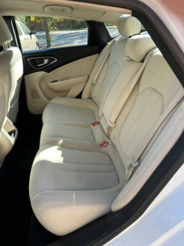 2016 Chrysler 200 Limited